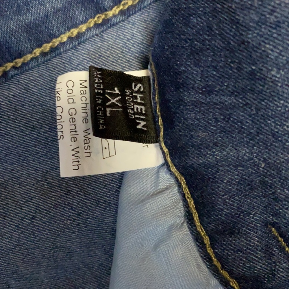 Distressed jeans - Picture 2 of 2